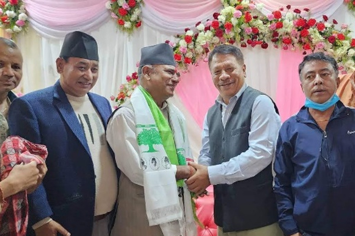 काठमाडौं निर्वाचन क्षेत्र नम्बर १ का विवेकशील साझाका नेता कांग्रेसमा प्रवेश