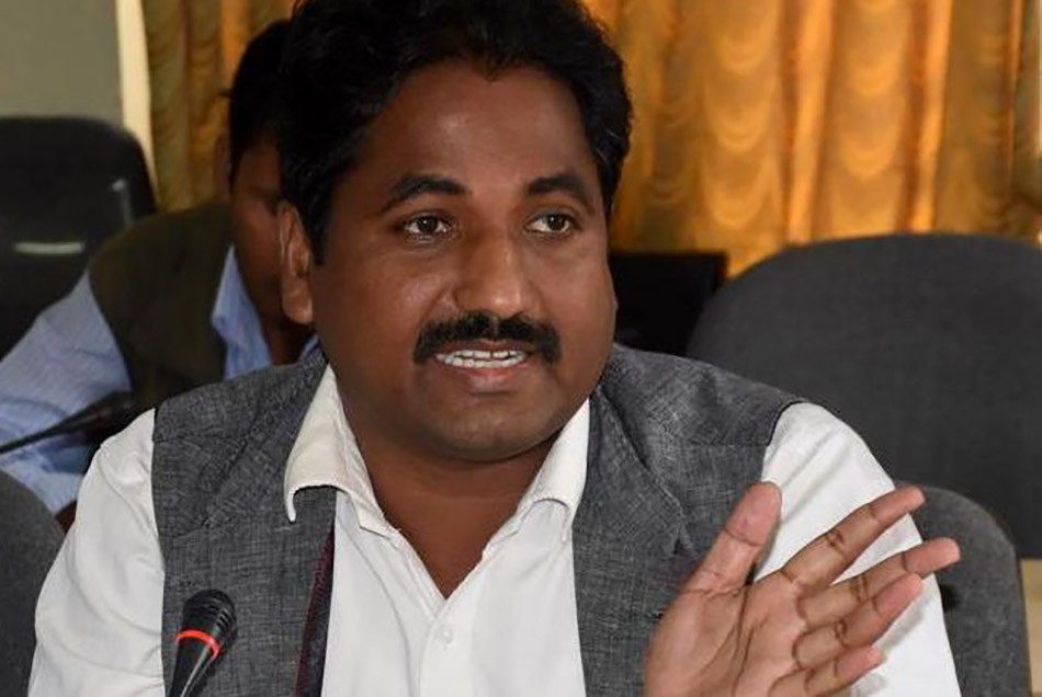 प्रभु साहलाई एमालेबाट निष्कासित
