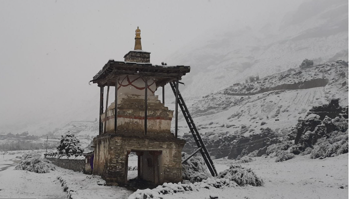 मनाङमा असोजमै हिमपात, सतर्कता अपनाउन प्रशासनको अनुरोध