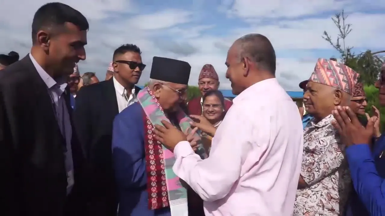 अध्यक्ष ओली पुगे आफ्नो गृहजिल्ला झापामा