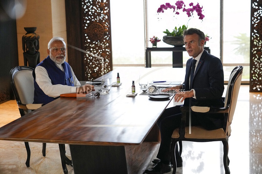 फ्रान्सेली राष्ट्रपति र भारतीय प्रधानमन्त्री मोदीको भेट
