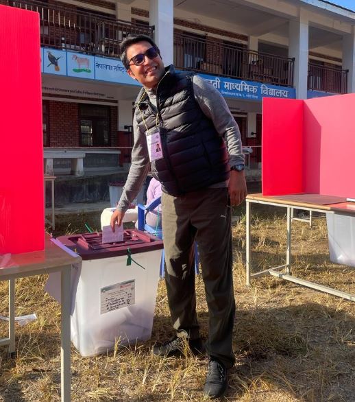 गठबन्धन उमेदवार राजेन्द्र बजगाइँले गरे मतदान