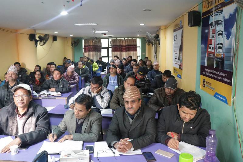 चैतन्यको सहसचिव परीक्षा तयारी लक्षित सेमिनार हुँदै
