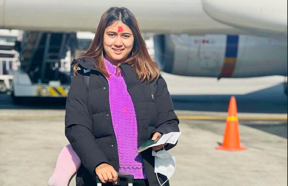 रचना उडिन् एक महिनाका लागि विदेश