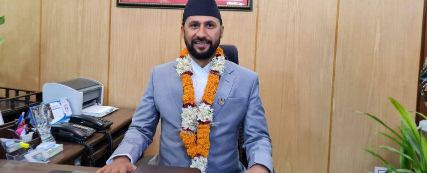 गृहमन्त्री लामिछानेको पहिलो एक्सेन : कार्यविधि विपरित भिआइपिको सुरक्षामा तैनाथ सुरक्षाकर्मी फिर्ता