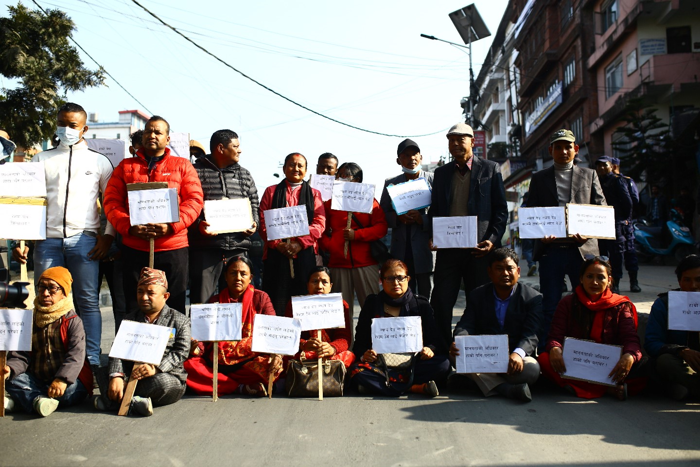 रेशम चौधरीको रिहाइ माग गर्दैनागरिक उन्मुक्ति पार्टीका कार्यकर्ता माइतीघर मण्डलमा धर्नामा