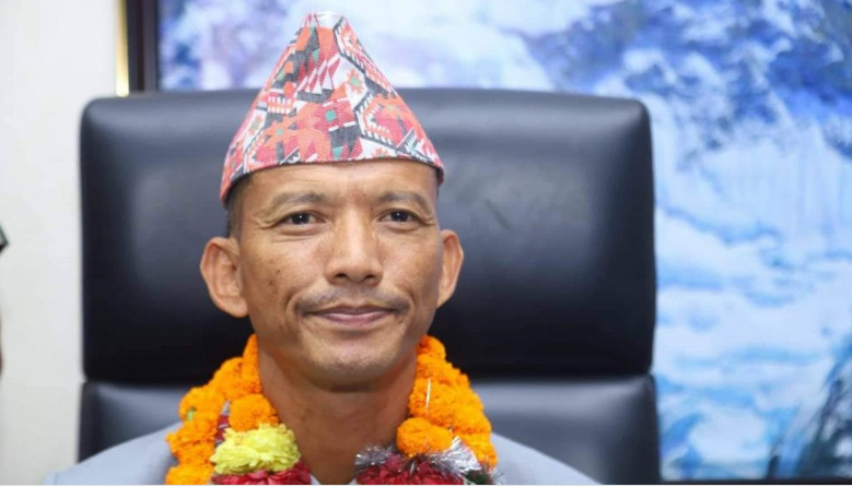 सुकुम्बासी तथा अव्यवस्थित बसोबासीका लागि विकल्प सहित समाधान खोजिने छ : मन्त्री चौधरी