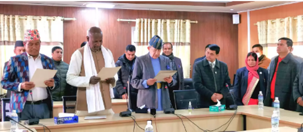 माओवादी केन्द्रका महिन्द्र राय र रामकुमार राईले लिए शपथ