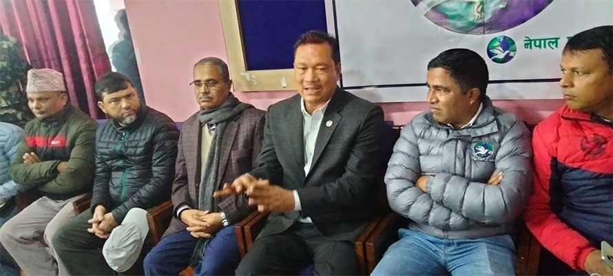 कर्मचारीको सरुवा बढुवाका लागि फाइल बोकेर बिचौलिया आए कारबाही गर्छु : अमनलाल मोदी