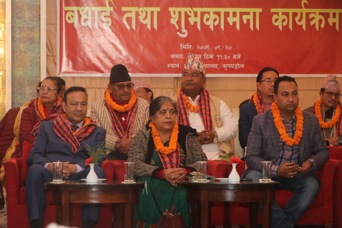 प्रतिनिधिसभा र प्रदेशसभा सदस्यलाई एकीकृत समाजवादीको सम्मान [फोटो फिचर]