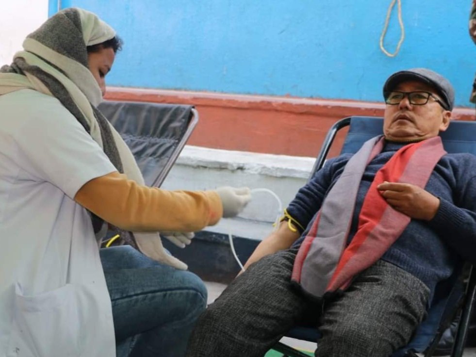 अध्यक्ष लिङदेनले गरे ८३ औं पटक रक्तदान
