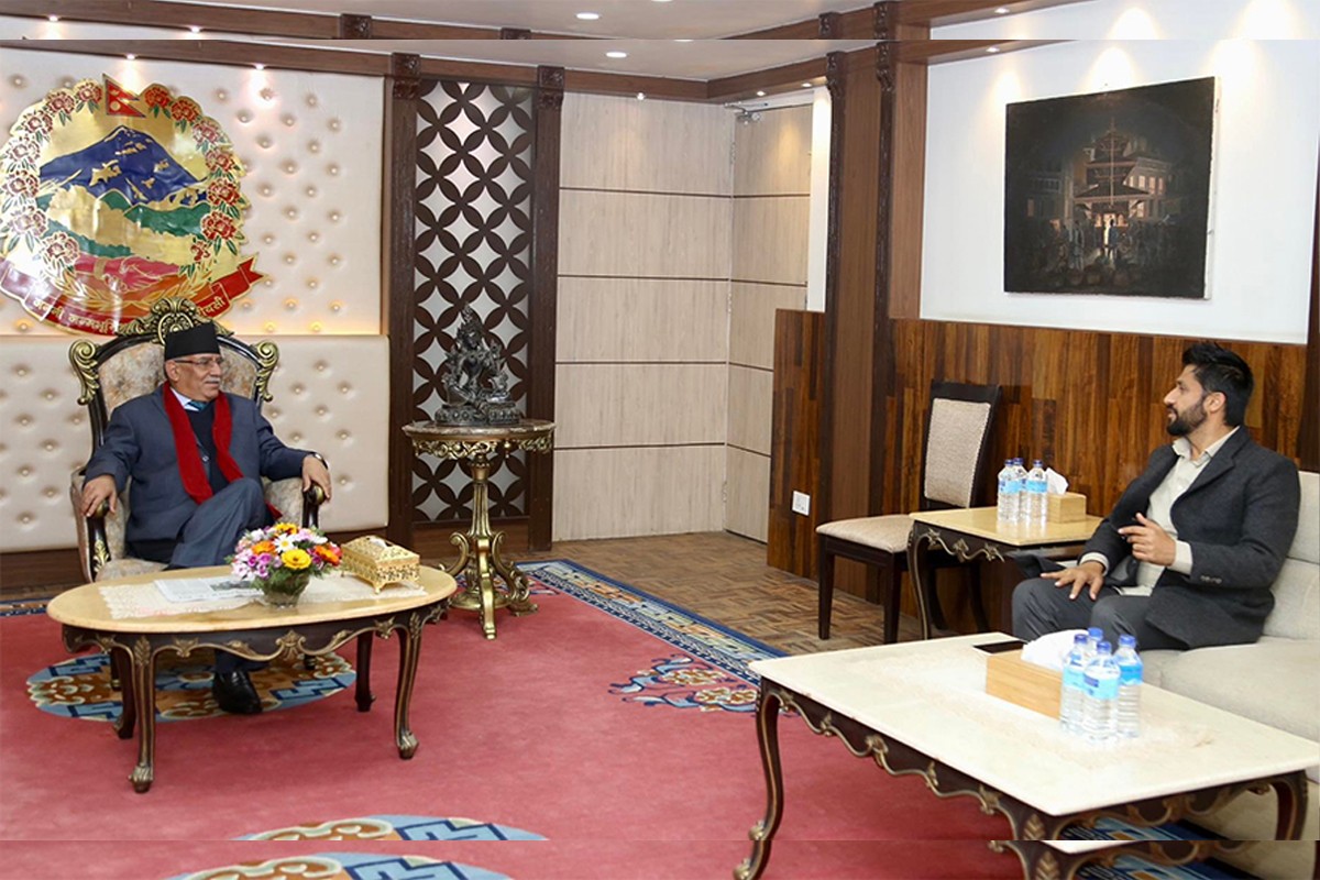 प्रचण्ड र रवि लामिछानेबीच बालुवाटारमा भेट