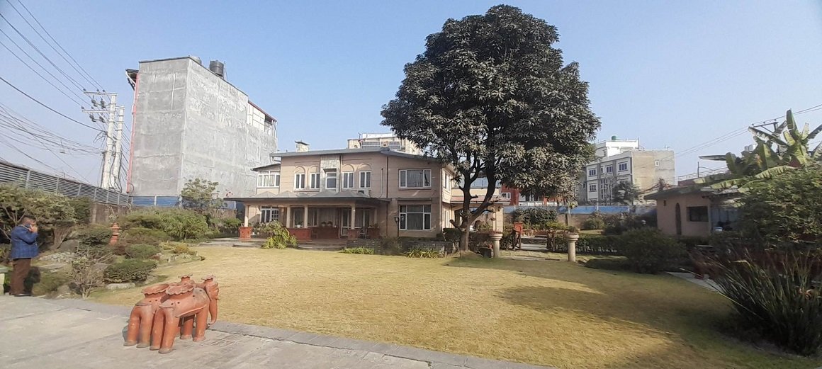 राष्ट्रपतिबारे छलफल गर्न उपेन्द्र यादव पुगे देउवाको निवासमा
