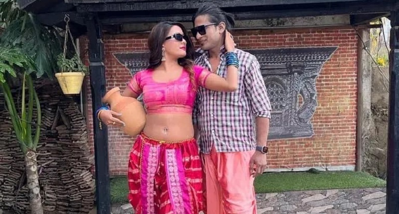 शिवजीद्वारा कोरियोग्राफी भोजपुरी गीत मटक मटक केमा चन्दनको कुसल अभिनय