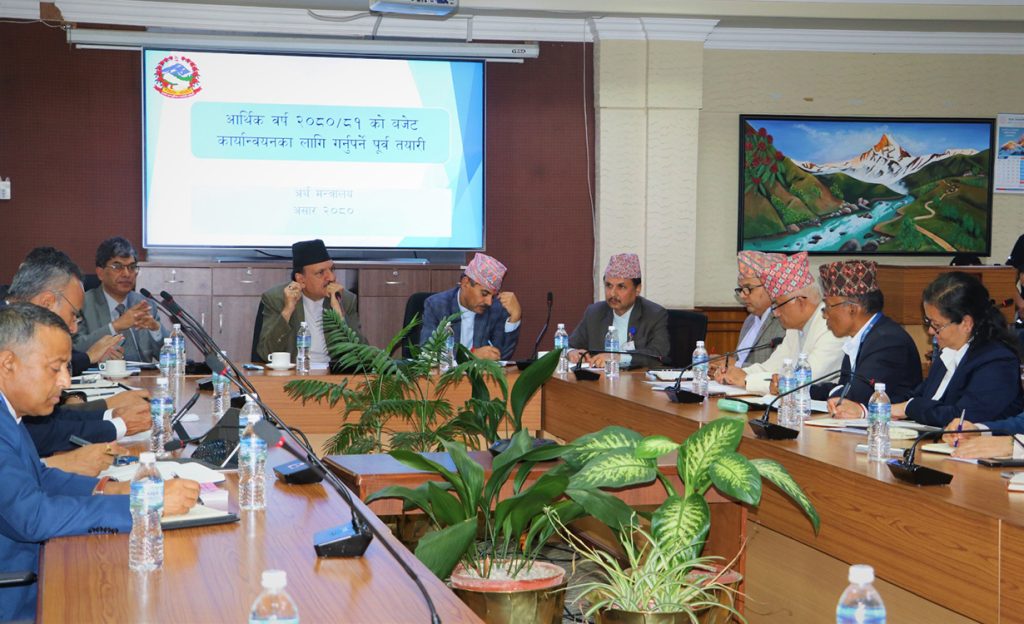 स्रोतको अवस्था हेरि भुक्तानीलाई प्राथमिकता दिन अर्थमन्त्री महतको निर्देशन
