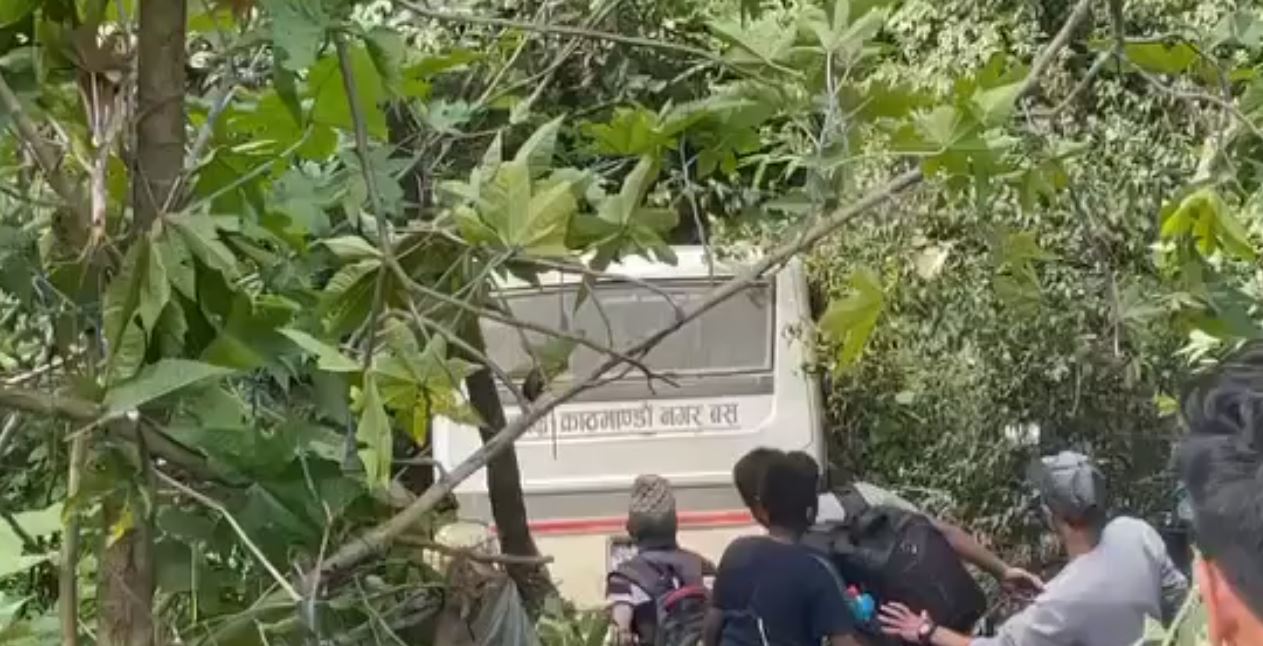 साँगा बस दुर्घटना अपडेट: घाइतेको संख्या १० पुग्यो