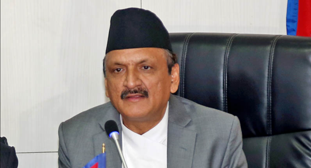 गभर्नर अधिकारीसहित सबै वाणिज्य बैंकका प्रमुख कार्यकारी अधिकृतसंग छलफल गर्दै अर्थमन्त्री, ब्याजदरबारे चासो