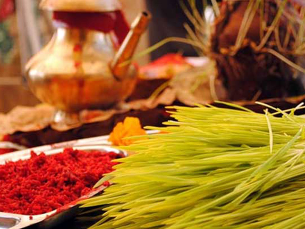 दसैँको टीका र जमरा आज पनि लगाइँदै