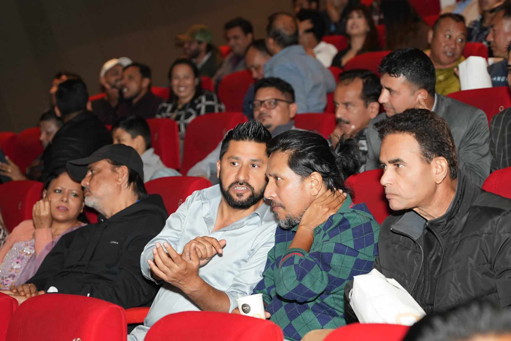 दिमाग खराबको प्रिमियरमा नेता, खेलाडीदेखि सेलेव्रिटीसम्म