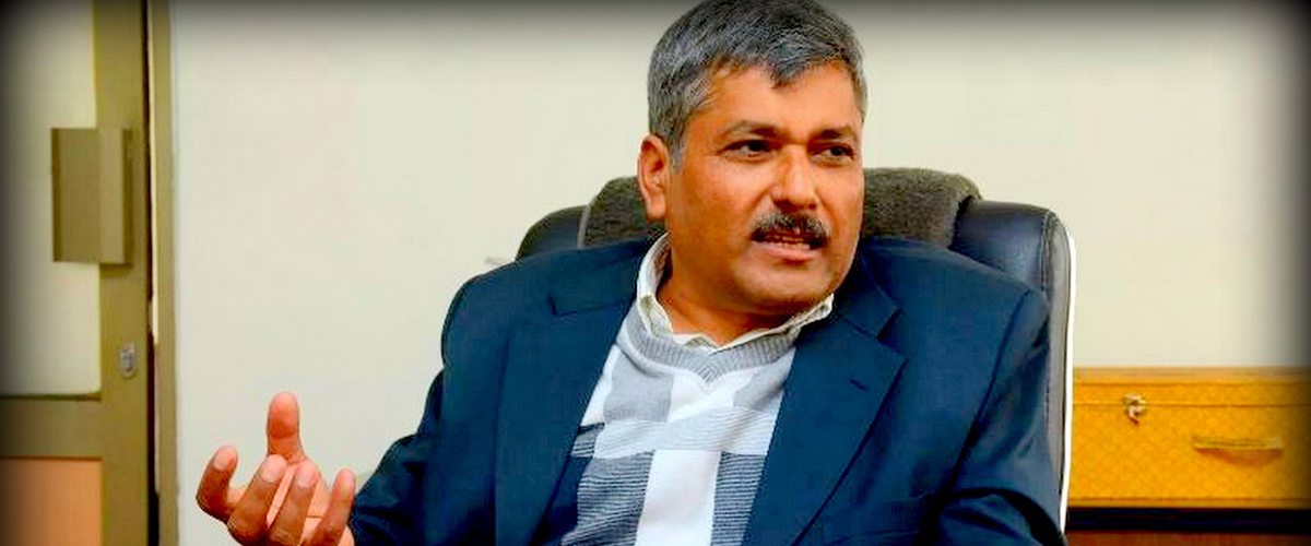 कर्जा बढाउने गरी मौद्रिक नीति समीक्षा गरिएको छ : गभर्नर अधिकारी
