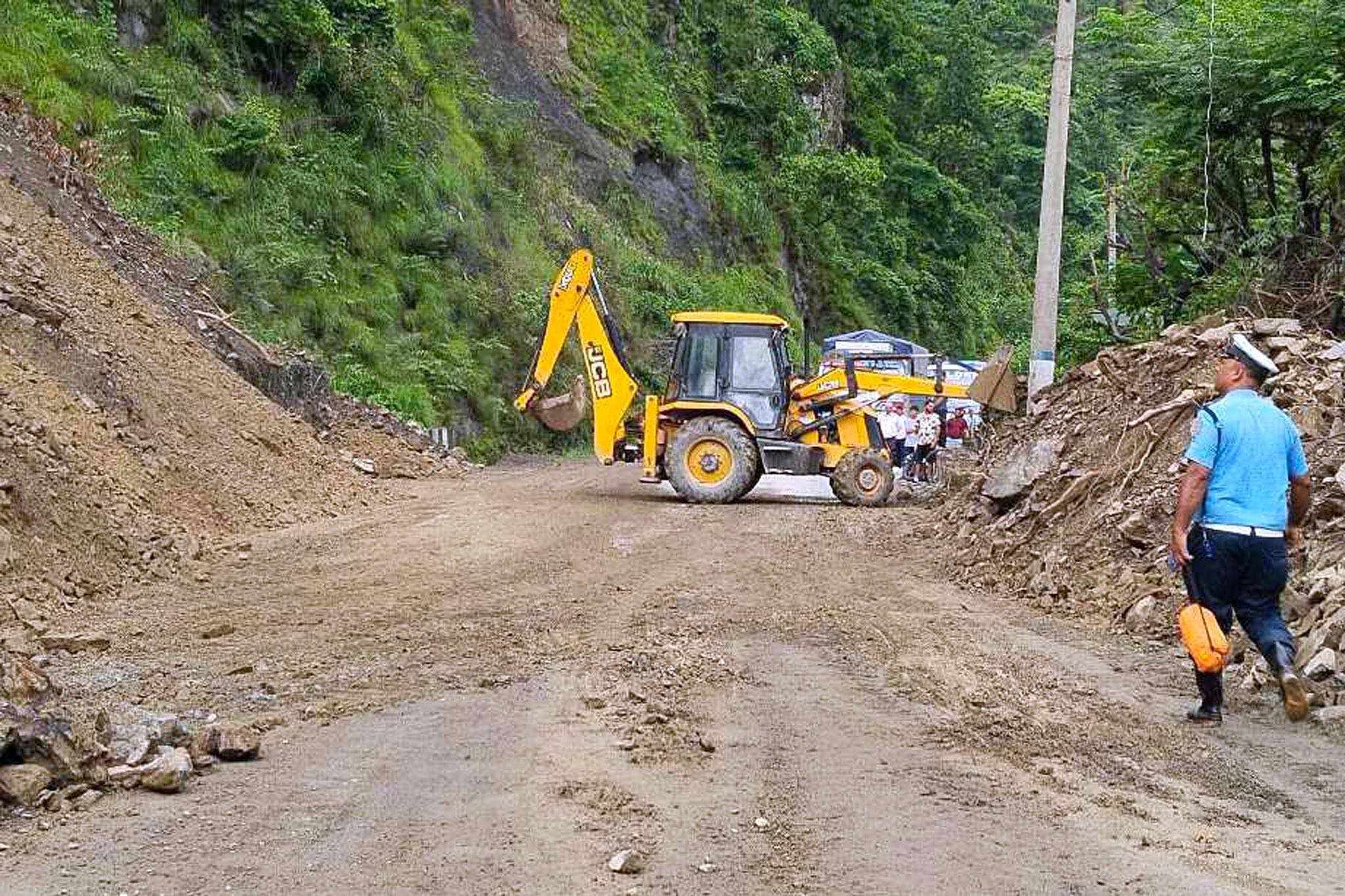 नारायणगढ–मुग्लिन सडक तीन साता बन्द हुँदै