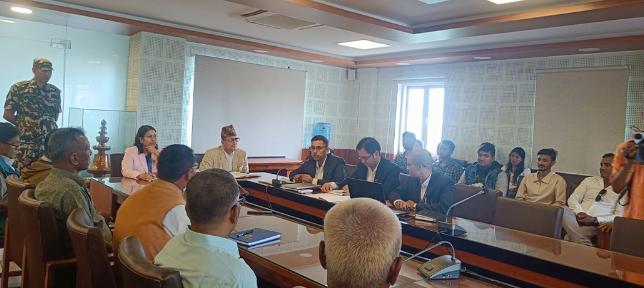 सरकारले अभिभावकको प्रतिबद्धता लिँदै विद्यार्थीलाई रसिया पढ्न पठाउँदै