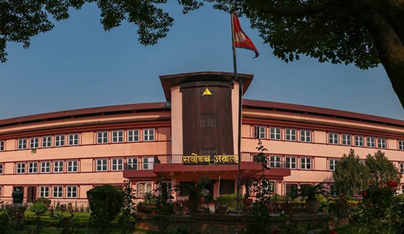 कर्मचारीहरूको समायोजनमा देखिएको “कानुनी विवाद”को पूर्ण पाठ सार्वजनिक, विविध सेवाबाट प्रशासनमा आउन बाटो खुल्ला गर्ने यस्तो छ सर्वोच्चको आदेशको (पूर्णपाठ)