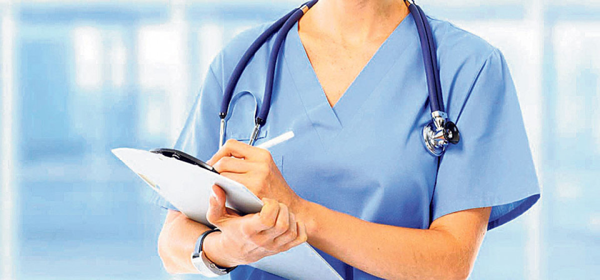निजी अस्पतालका नर्स र स्वास्थ्यकर्मीलाई पनि सरकारीसरह सेवासुविधा लागू गर्न मन्त्रालय निर्देशन