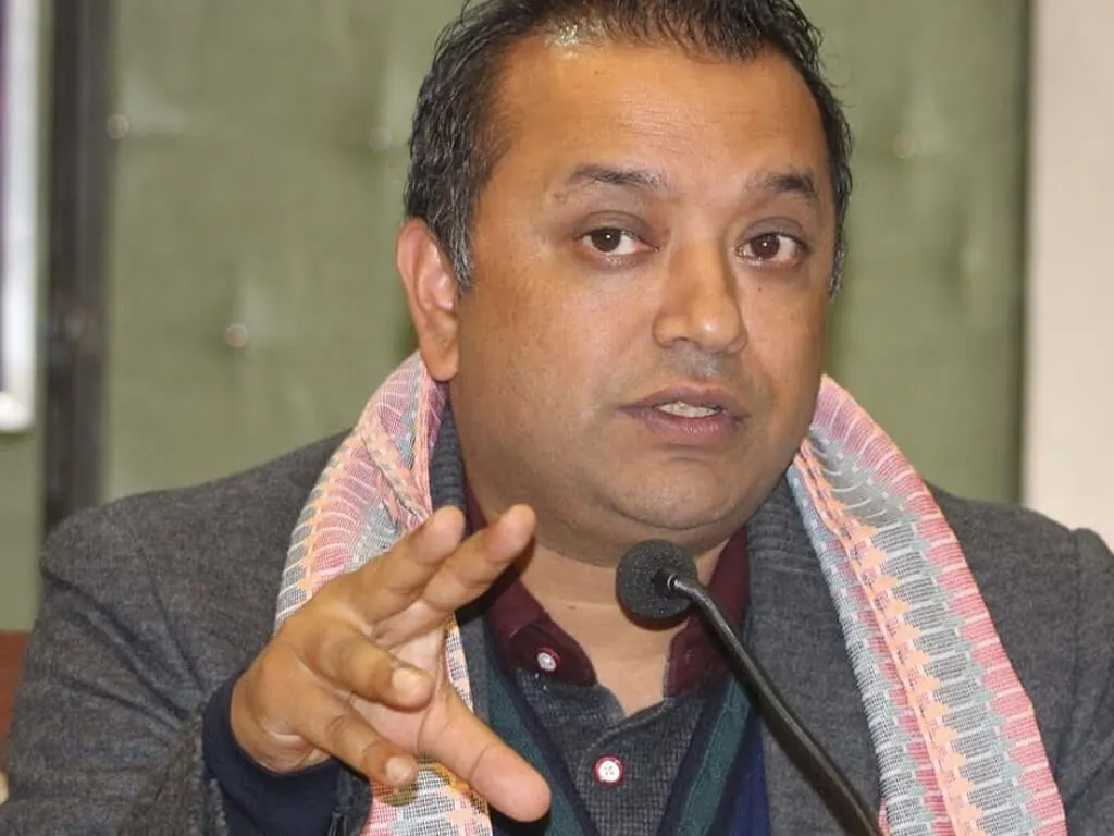 निजामती सेवाको खुलातर्फ भित्रबाट प्रतिस्पर्धा गर्न नपाइने व्यवस्था गर्न महामन्त्री थापाको प्रस्ताव