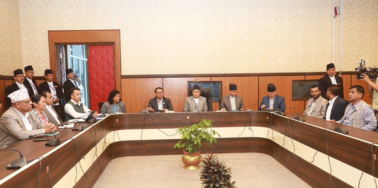 निजामती सेवा विधेयकको त्रुटि सच्याउन बनेको छानबिन समिति सदस्यहरूसँग सभामुखले गरे छलफल