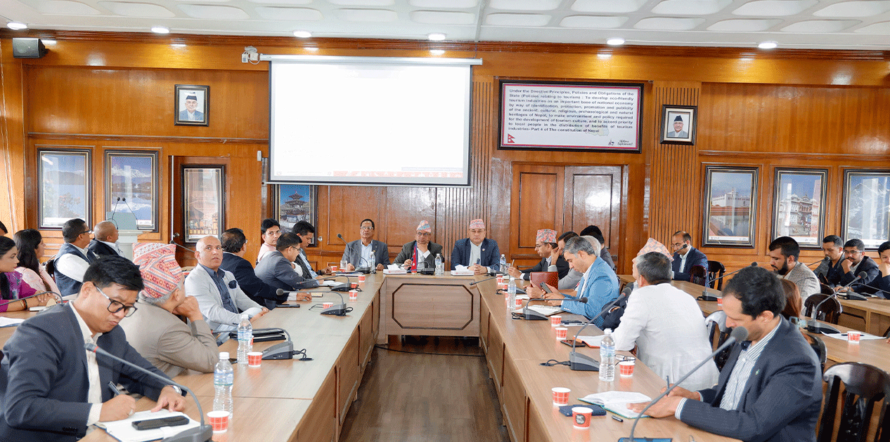 सुदूरपश्चिममा लगानी गर्न पर्यटन मन्त्री बद्री प्रसाद पाण्डेको आग्रह