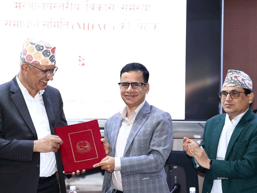 अर्थमन्त्री पौडेल र सचिवहरुबीच कार्यसम्पादन सम्झौता