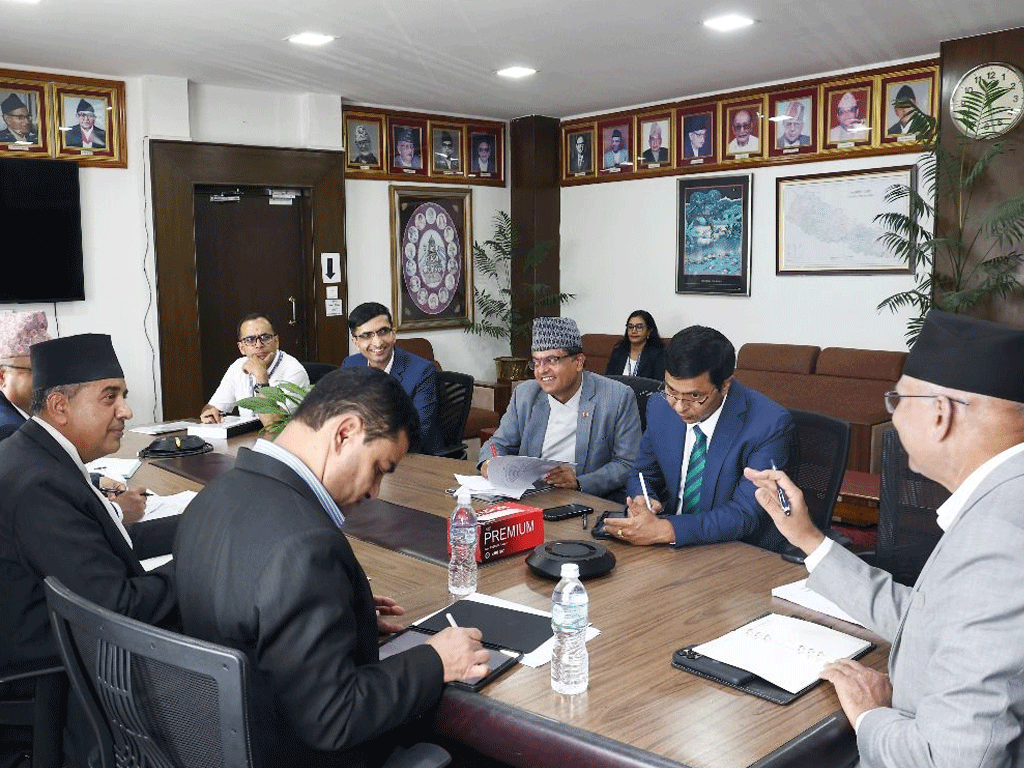 बजेट कार्यान्वयन बारे अर्थ र स्वास्थ्य मन्त्रालयबीच छलफल