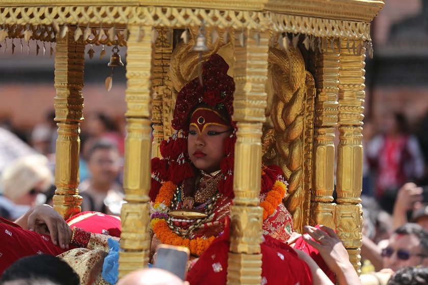 नवघोषित कुमारी आर्यताराको आसन ग्रहण, पुरानोको विदाइ