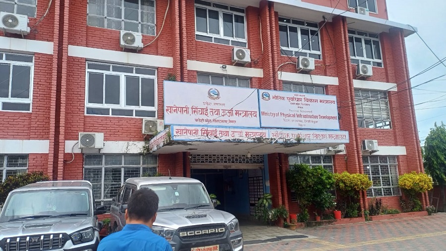 पूर्वाधार विकास मन्त्रालयको सिफारिस दुई महिनासम्म कुराएर त्यही पारित !