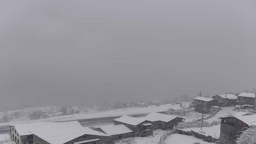 वर्षा र हिमपात भइरहेका उच्च हिमाली क्षेत्रमा कात्तिक १५ गतेसम्म यात्रा नगर्न प्रशासनको आग्रह