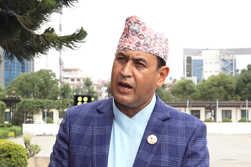 मन्त्री बनाउन यो सरकार भ्रष्टहरू खोज्दै हिँडेको छ : रामहरि खतिवडा