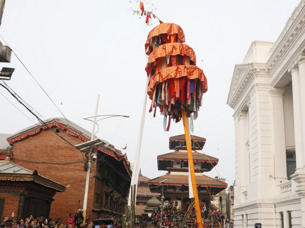 वसन्तपुरमा ठड्याइयो चीर, सुरु भयो होली उत्सव