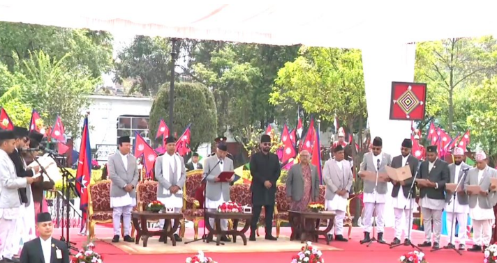 नवनियुक्त मन्त्रीहरूले लिए शपथ