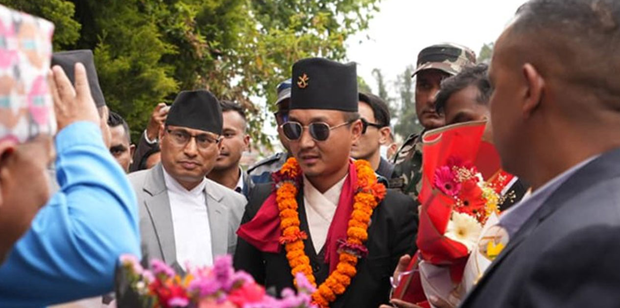 नवनियुक्त गृहमन्त्री गुरुङले गरे पदभार ग्रहण
