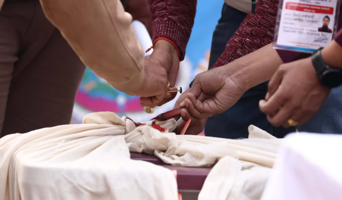 निर्वाचन अपडेट: ओखलढुंगाको मानेभञ्ज्याङ–७ मा कर्मचारीले मात्रै खसाले ४ भोट, स्थानीयको बहिष्कार