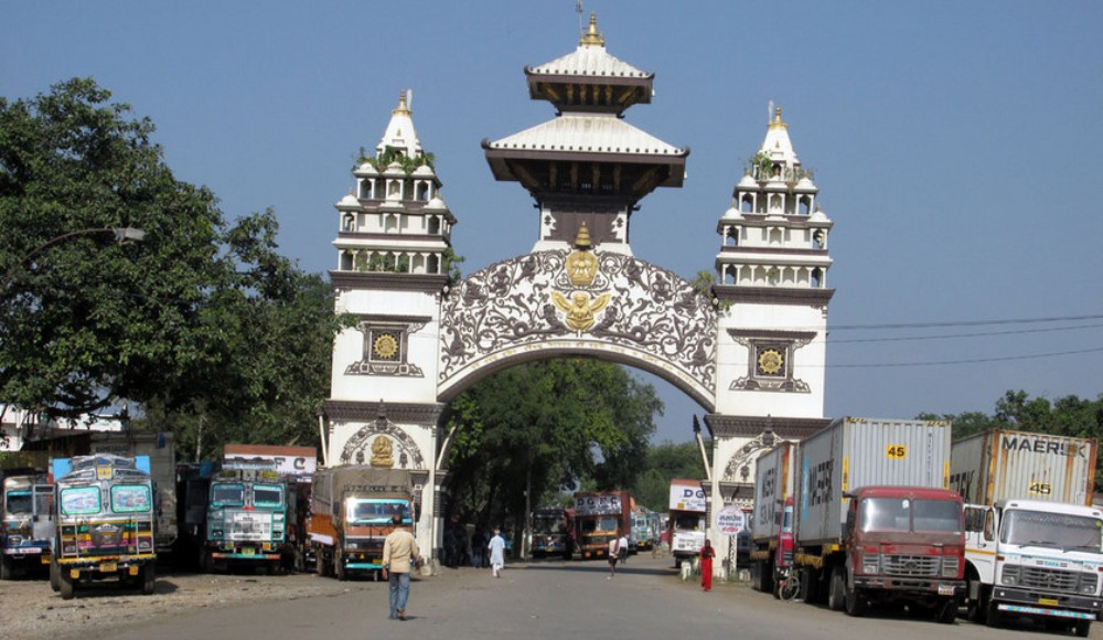 वीरगञ्ज नाकाबाट झण्डै ६ खर्बको आयात