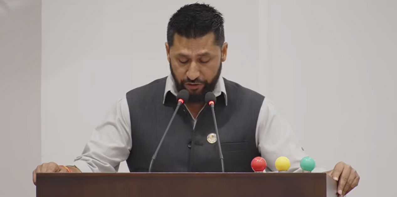 ओली–लेखक पक्राउबारे भएका विरोधप्रतिको प्रतिक्रिया दिँदै रविले भने: ‘न्याय पाउने पहिलो हक शहीदकी आमाको हो’