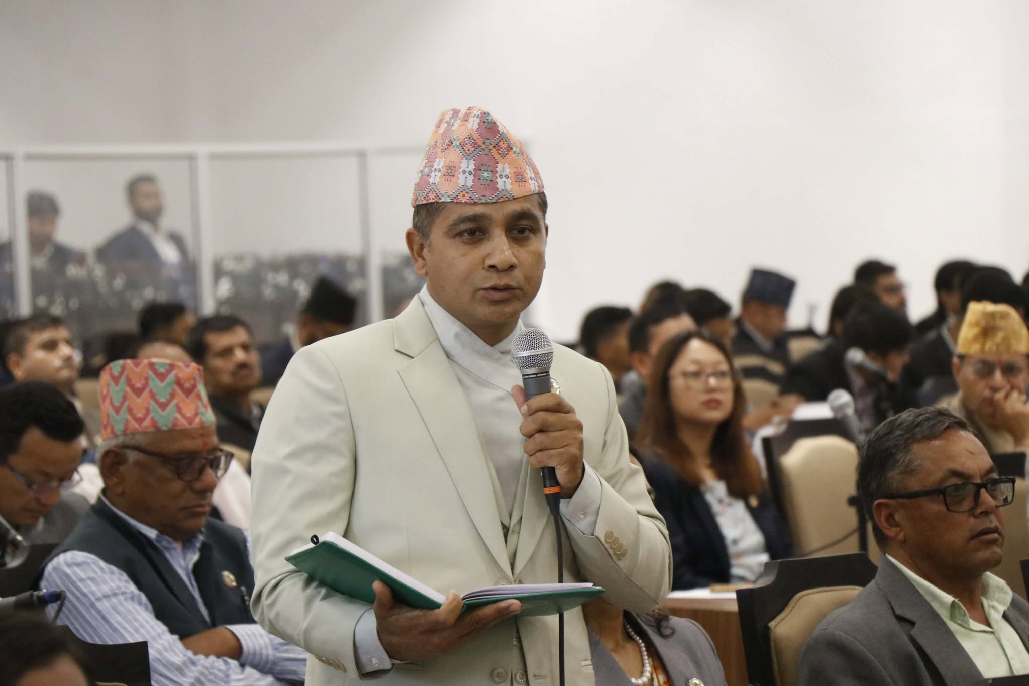 प्रधानमन्त्रीज्यू सुदूरपश्चिम दूर नही भन्ने स्ट्याटस व्यवहारमा कार्यान्वयन गर्नुस् : ऐन महर