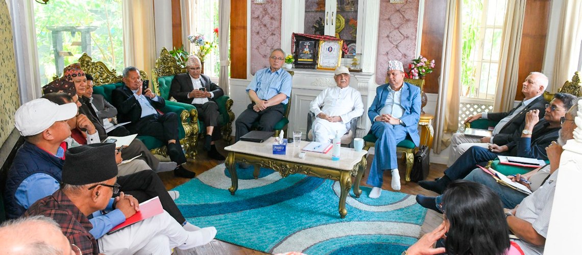 एमालेभित्र नेतृत्व परिवर्तनको बहस तीव्र, ओलीमाथि दबाब बढ्दै