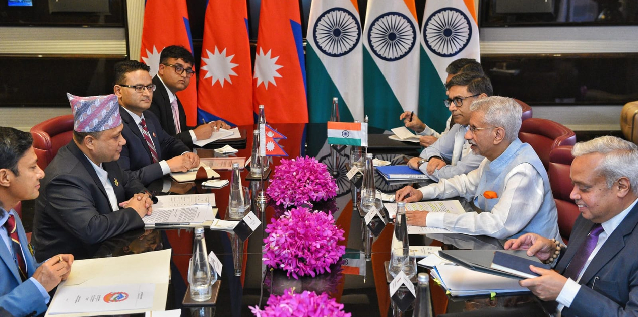 परराष्ट्र मन्त्री खनाको पहिलो भारत भ्रमणः नेपाल–भारत सम्बन्धलाई नयाँ उचाइमा पुर्‍याउने प्रतिबद्धता