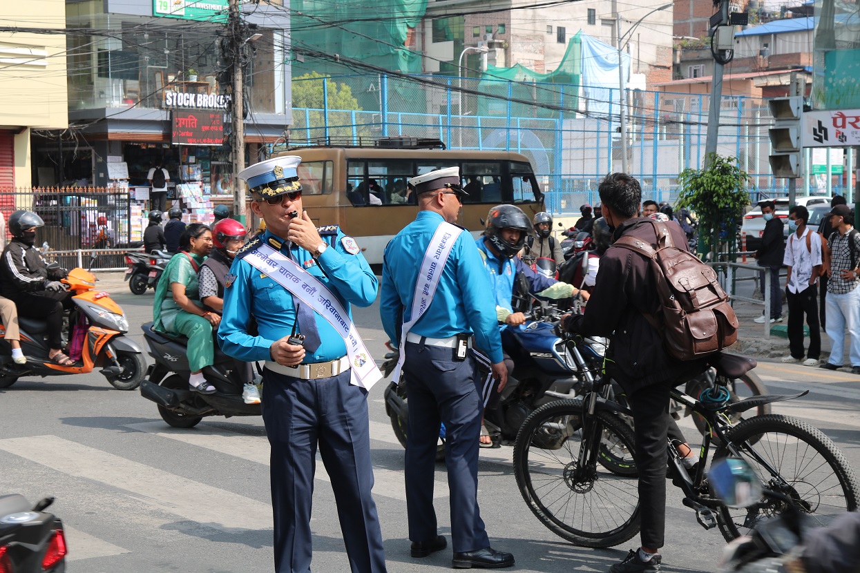 २४ घण्टामा ट्राफिक कारबाहीमा पाँच लाख २८ हजार राजस्व असुली