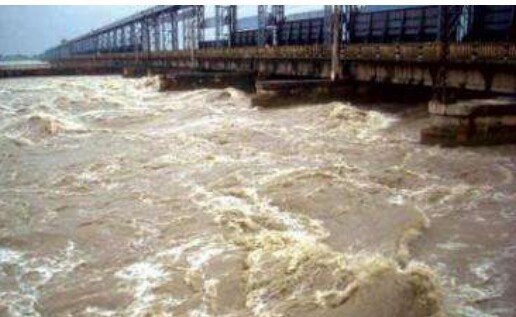 बाढीको जोखिम बढेपछि कोशी ब्यारेजका ढोका खोलिँदै, सतर्क रहन मौसम विभागको आग्रह