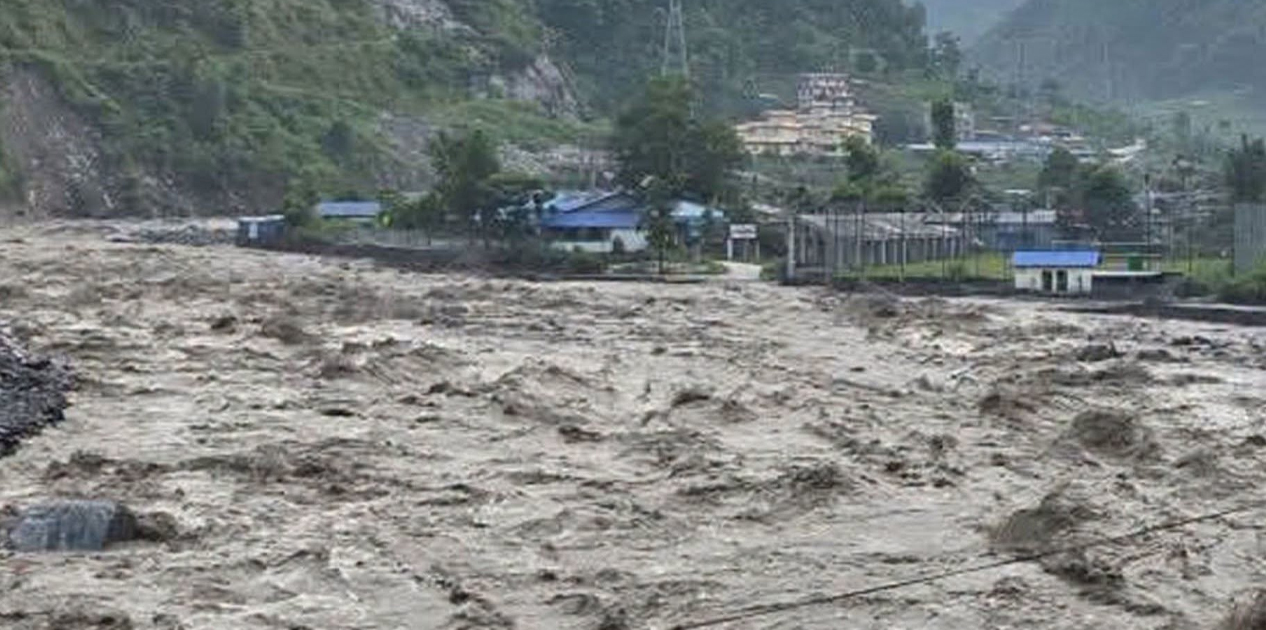 भोटेकोशी बाढी प्रभावितलाई तत्काल करिब १९ करोड सहयोग गर्ने आइएफआरसीको घोषणा