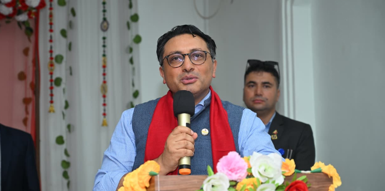 आफ्नै आम्दानीबाट देश बनाउने बजेट ल्याएको हो : अर्थमन्त्री डा.वाग्ले